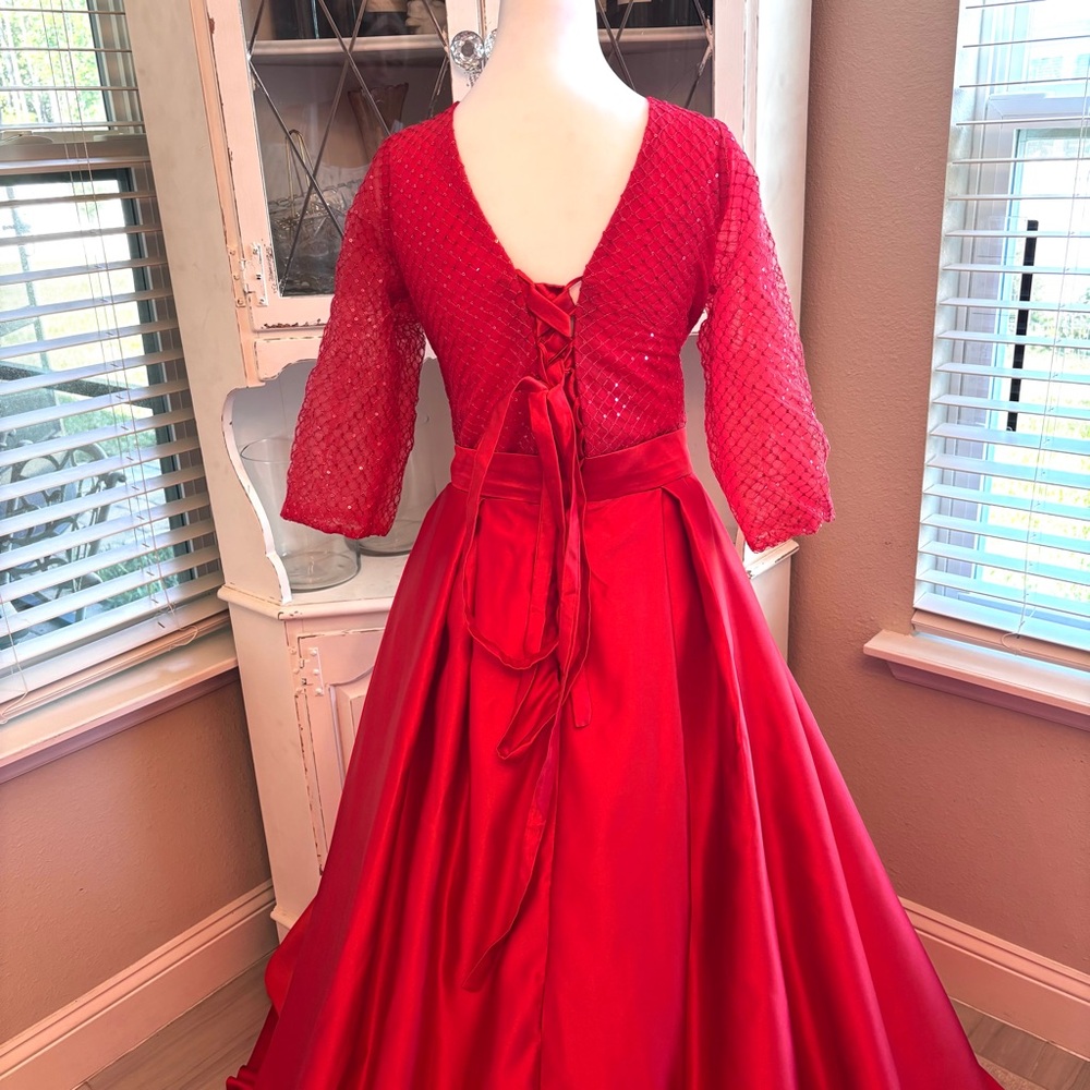 NEW, Red Dress, Red Satin Dress, Prom Dress, Christmas Dress, NWOT Size XL/16W - Picture 6 of 13